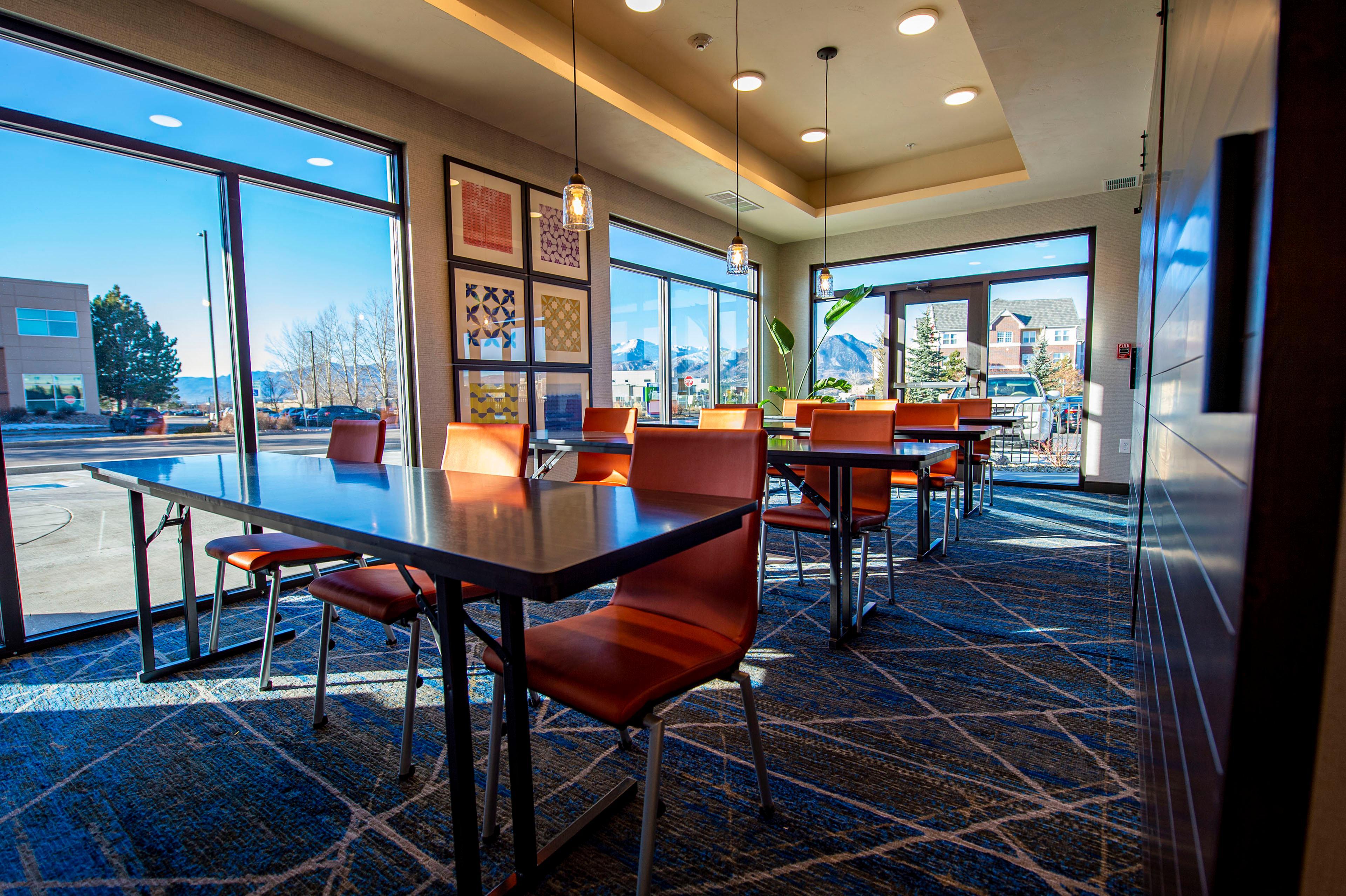 Holiday Inn Express & Suites - Colorado Springs Afa Northgate By Ihg Εξωτερικό φωτογραφία