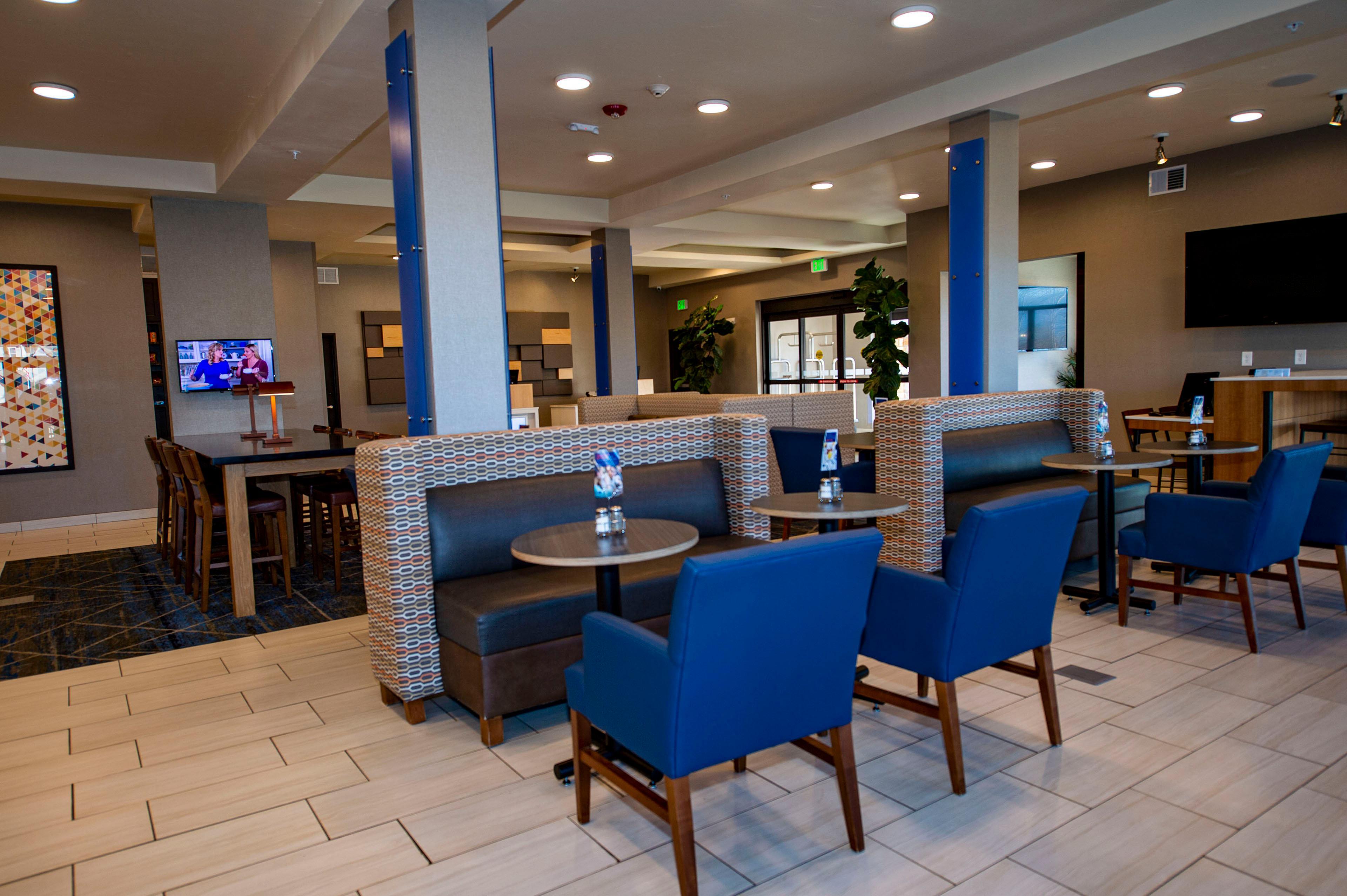 Holiday Inn Express & Suites - Colorado Springs Afa Northgate By Ihg Εξωτερικό φωτογραφία
