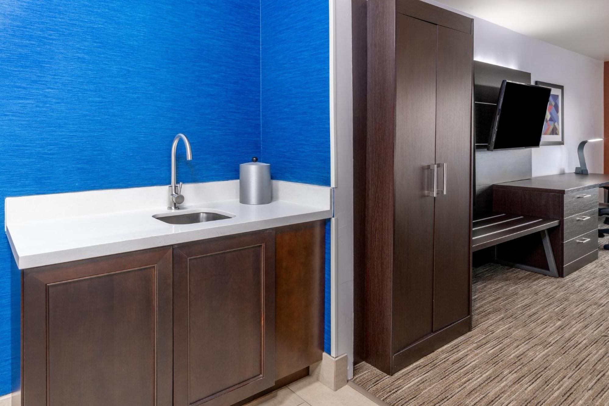 Holiday Inn Express & Suites - Colorado Springs Afa Northgate By Ihg Εξωτερικό φωτογραφία