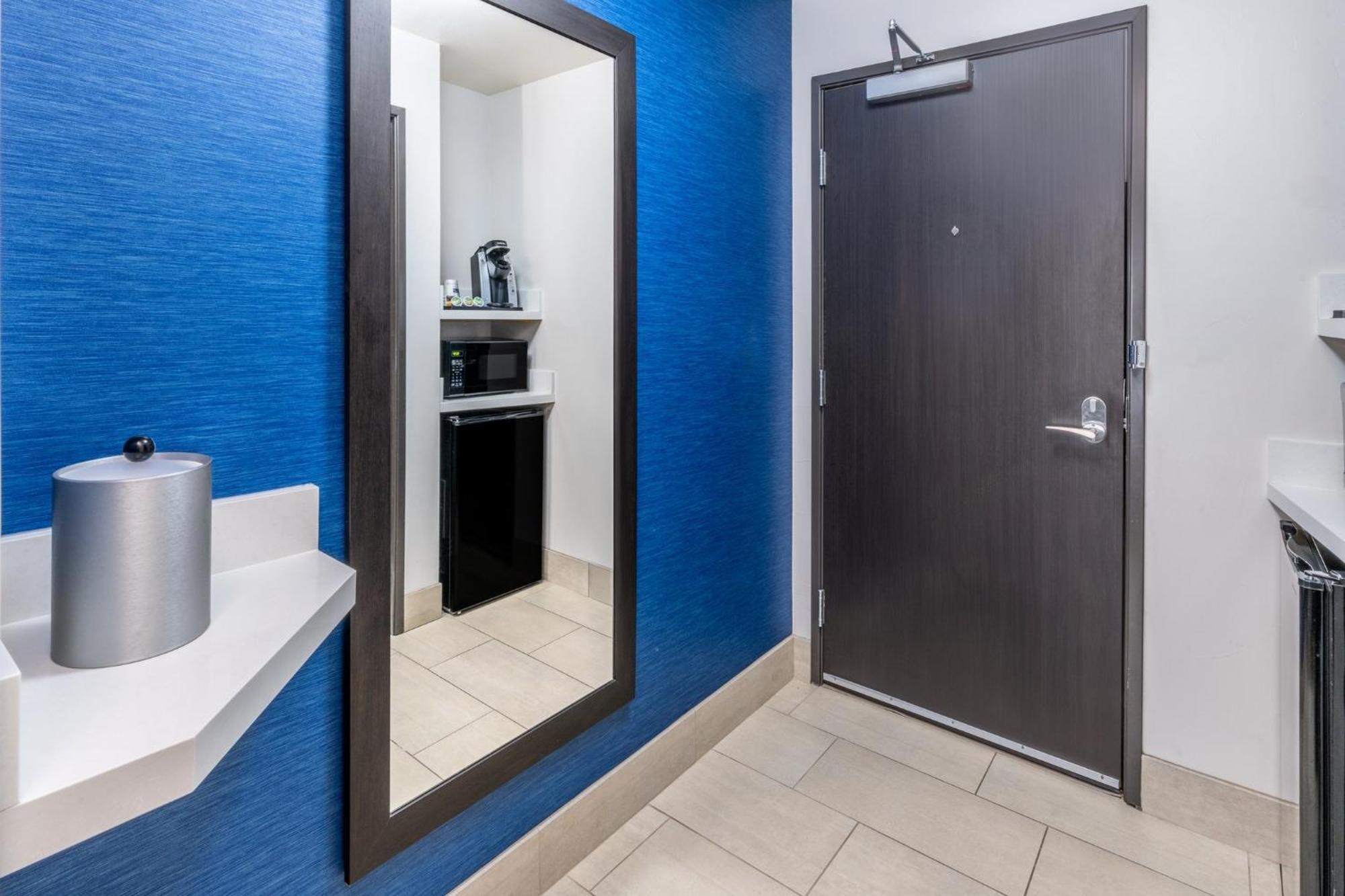Holiday Inn Express & Suites - Colorado Springs Afa Northgate By Ihg Εξωτερικό φωτογραφία