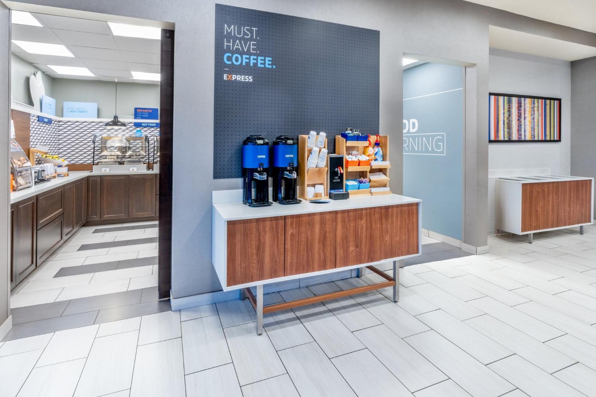 Holiday Inn Express & Suites - Colorado Springs Afa Northgate By Ihg Εξωτερικό φωτογραφία