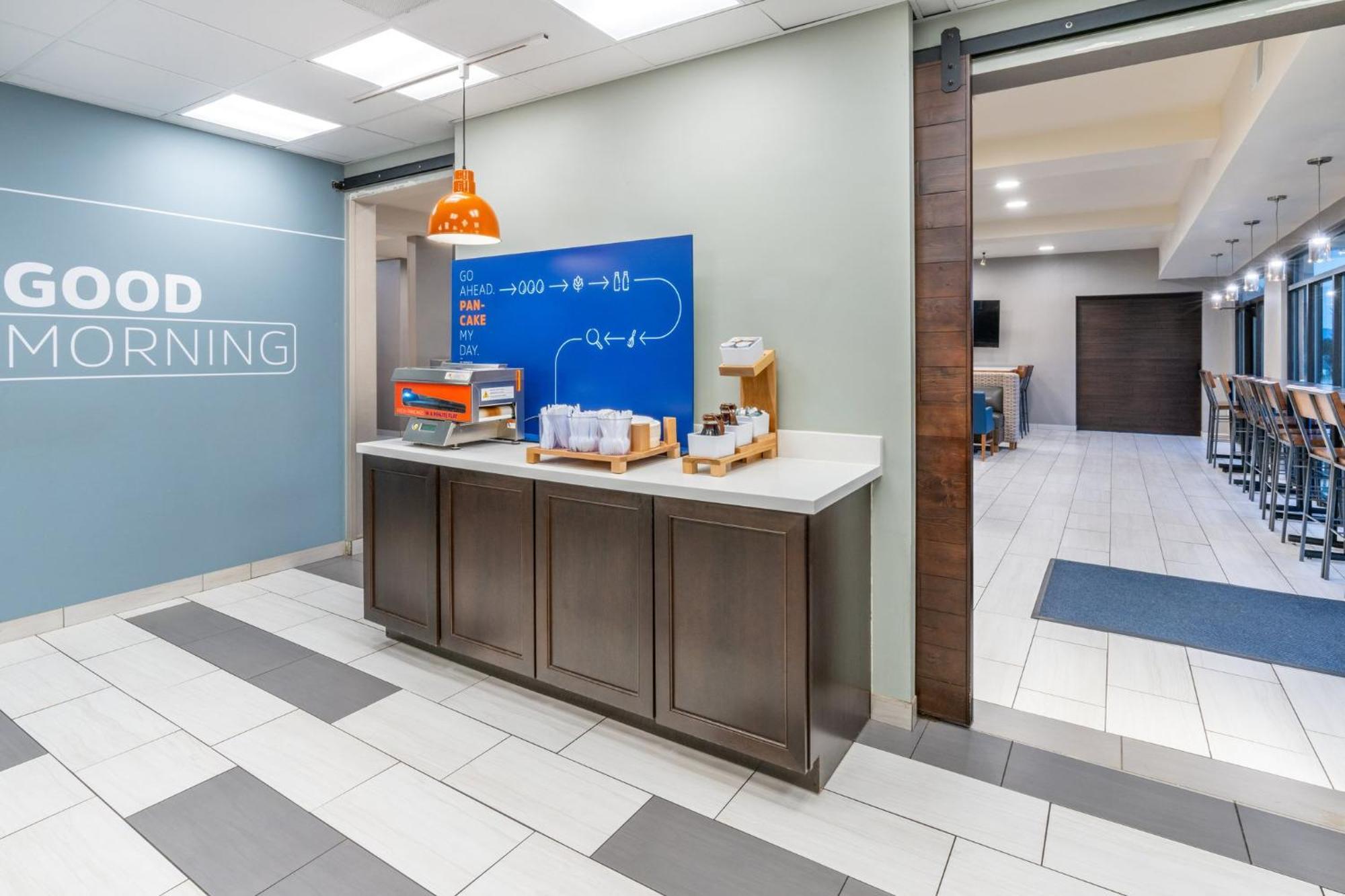 Holiday Inn Express & Suites - Colorado Springs Afa Northgate By Ihg Εξωτερικό φωτογραφία