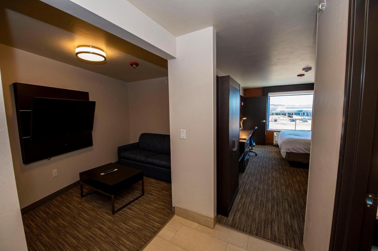 Holiday Inn Express & Suites - Colorado Springs Afa Northgate By Ihg Δωμάτιο φωτογραφία